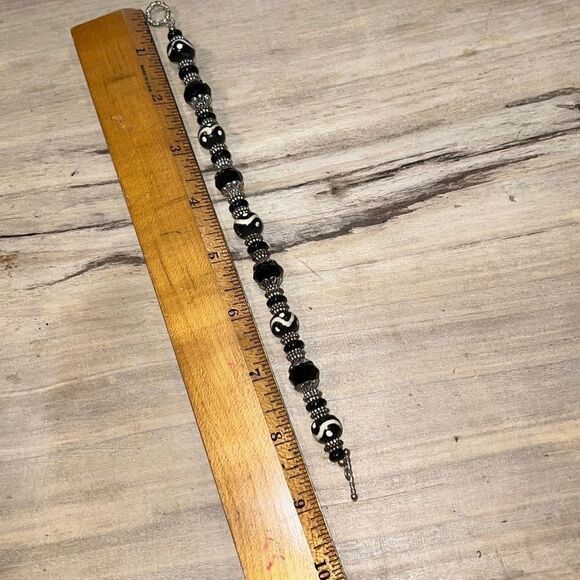 Bohemian Black & White African Tribal Bracelet - Picture 5 of 6